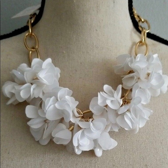 Talbots Jewelry - Talbots White and Gold Fabric Flower Necklace